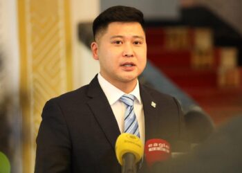 Удам дамжсан улс төрч Ш.Бямбасүрэн гарын үсэг зурахаа мэдэгдэв