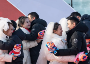 Хятадад гэрлэх хосуудын тоо буурсаар байна