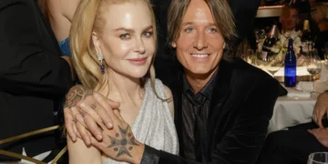 Николь Кидман 19-н жилийн амьдралдаа цэг тавихаар шийджээ